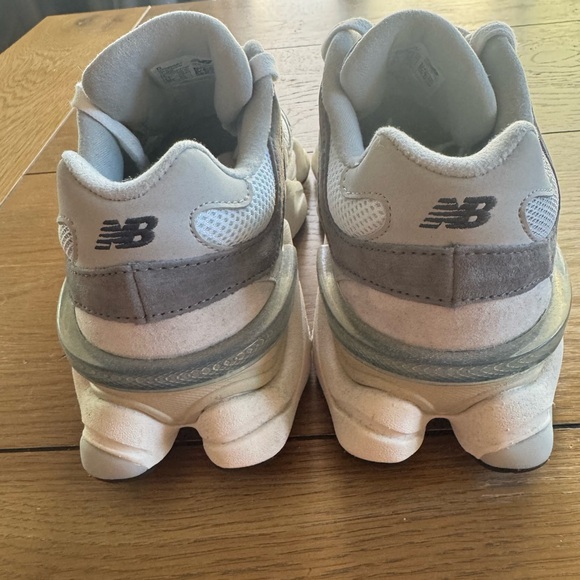 Brand New Balance Women’s 9060 Sneakers - Picture 3 of 4